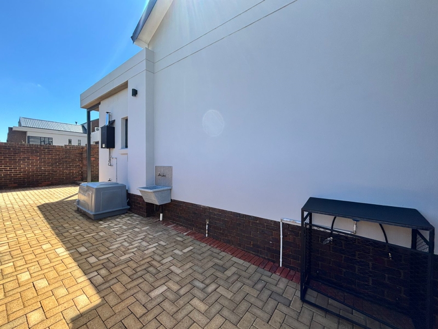To Let 3 Bedroom Property for Rent in Helderzicht Eco Estate North West